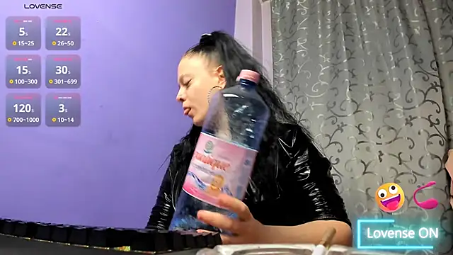 AdriannaLily online show from March 2026 04:44:02 PM