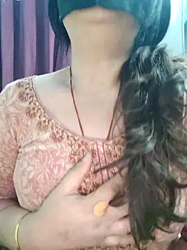 Snapshot of Aishwaryaa_69 chatting on June 2026 01:43:02 AM Aishwaryaa 69 online show from June 2026 01:43:02 AM