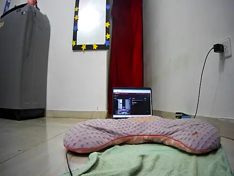 liam-65 online show from November 2025 11:47:01 AM