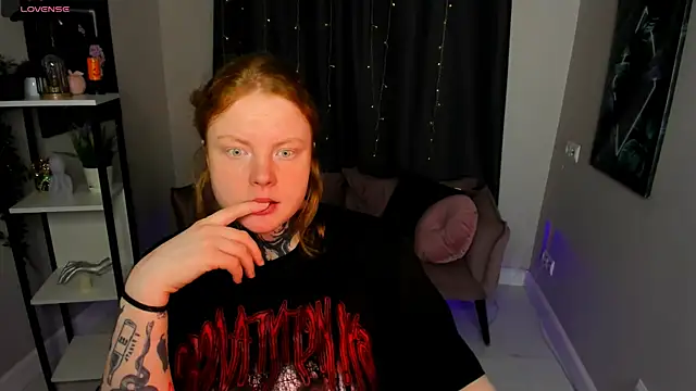 Cassie xKiss online show from November 2025 08:49:01 PM