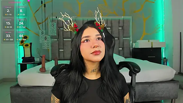 Leiaa  online show from December 2024 12:01:02 AM