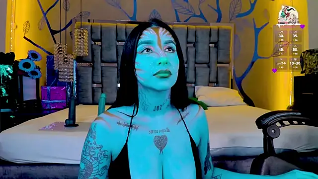 Leiaa  online show from December 2024 04:19:01 AM