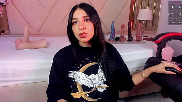 Leiaa  online show from February 2026 05:57:01 AM