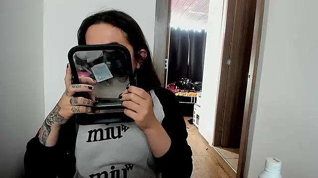 Sweet-Suck69 online show from January 2025 09:59:01 PM