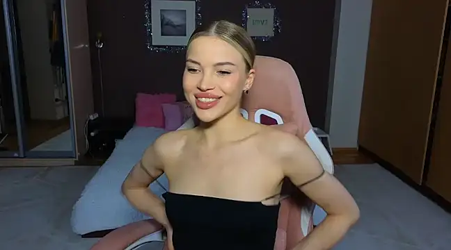 EmmyMills online show from January 2025 04:43:02 PM