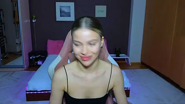 EmmyMills online show from January 2025 12:06:01 AM