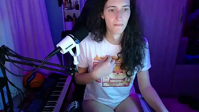 MemiKouki online show from November 2025 05:37:01 PM