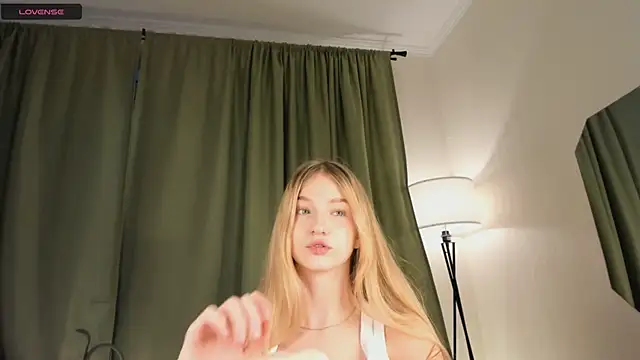 Snapshot of YuNabif chatting on September 2025 03:19:02 AM YuNabif online show from September 2025 03:19:02 AM
