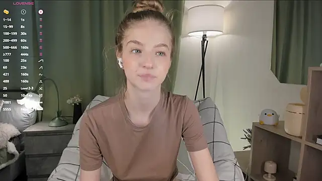 Snapshot of YuNabif chatting on October 2025 07:08:02 AM YuNabif online show from October 2025 07:08:02 AM