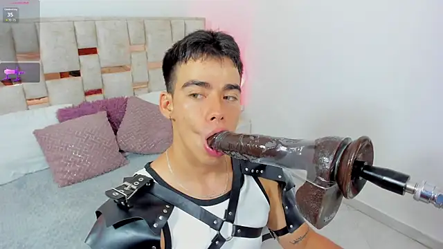 its liam18 online show from September 2025 12:01:02 AM