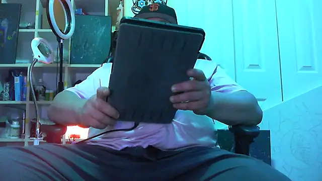 Mic Oxinner online show from September 2025 10:37:01 PM