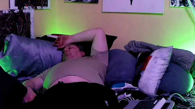 Mic Oxinner online show from February 2026 11:14:01 PM