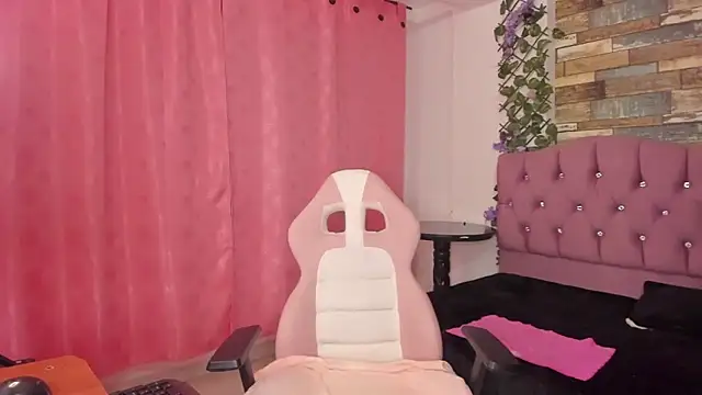 elizabeth mature23 online show from December 2024 01:43:01 PM