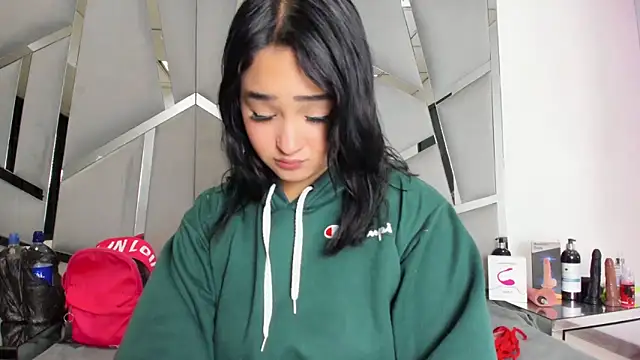 Catherinee69 x online show from October 2025 02:42:01 AM