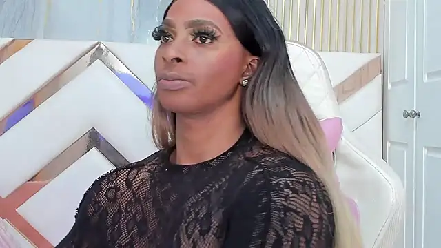 Snapshot of BriggitteEbonny chatting on June 2026 09:20:01 PM BriggitteEbonny online show from June 2026 09:20:01 PM