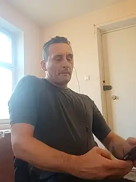 Snapshot of Viause_Kentauelle chatting on February 2025 01:32:01 PM Viause Kentauelle online show from February 2025 01:32:01 PM