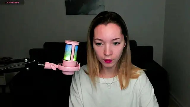 MiaThaine online show from December 2024 09:19:01 PM