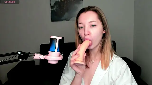 MiaThaine online show from January 2025 01:10:01 AM