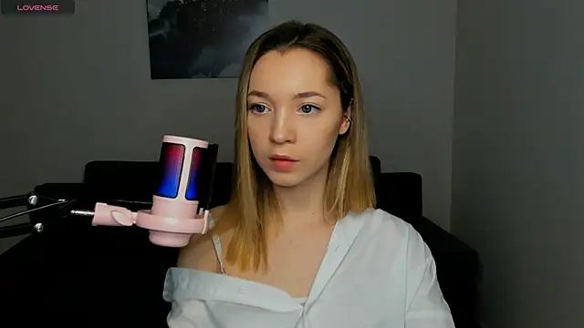 MiaThaine online show from January 2025 03:07:02 PM