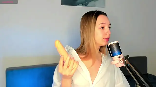 MiaThaine online show from February 2025 01:58:01 AM