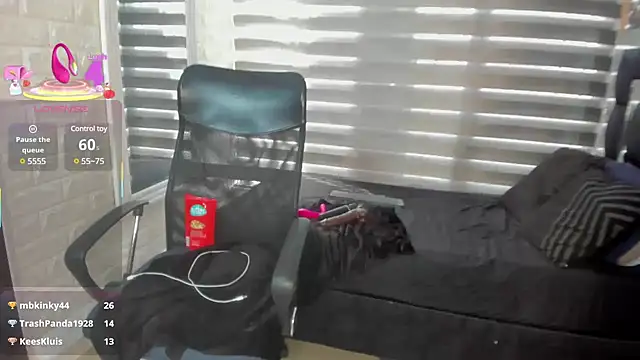 charlotte  G online show from March 2025 12:28:01 PM