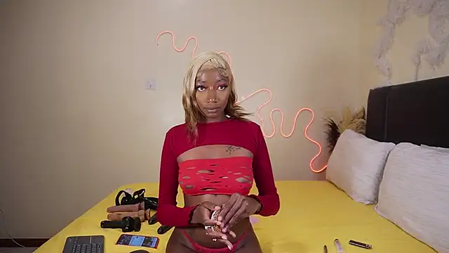 Snapshot of _Watuluv_ chatting on January 2025 04:13:02 PM  Watuluv  online show from January 2025 04:13:02 PM