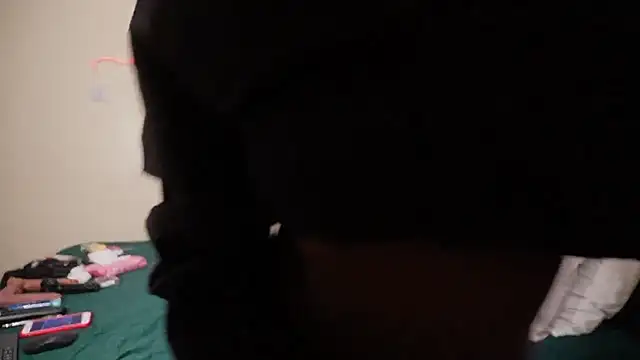 Snapshot of _Watuluv_ chatting on February 2025 07:28:02 PM  Watuluv  online show from February 2025 07:28:02 PM