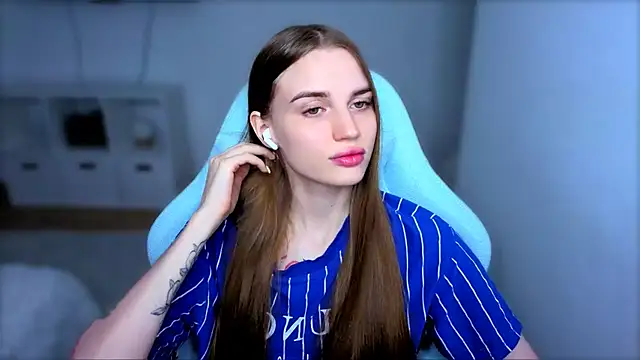 StellaLawless online show from September 2025 08:30:01 PM