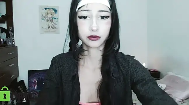 Snapshot of TaraTetsu_ chatting on February 2025 10:33:01 PM TaraTetsu online show from February 2025 10:33:01 PM