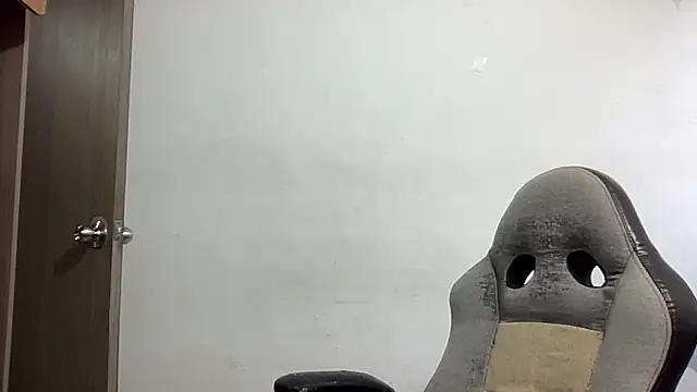 Snapshot of bob_petterson chatting on January 2025 10:19:01 PM bob petterson online show from January 2025 10:19:01 PM