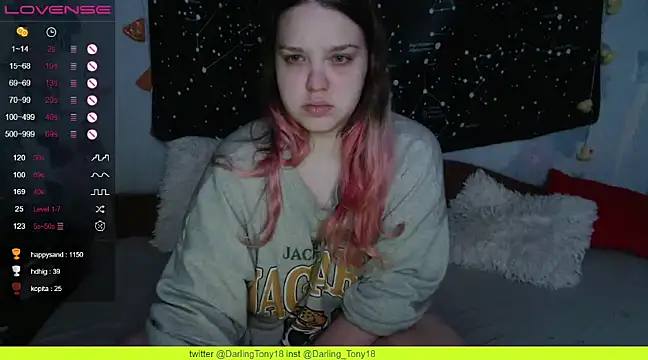 Snapshot of darling_tony chatting on February 2025 10:55:01 PM darling tony online show from February 2025 10:55:01 PM