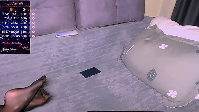 Lina Owl online show from November 2025 09:26:02 PM