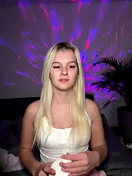 Snapshot of Allylove03 chatting on December 2024 05:26:01 AM Allylove03 online show from December 2024 05:26:01 AM