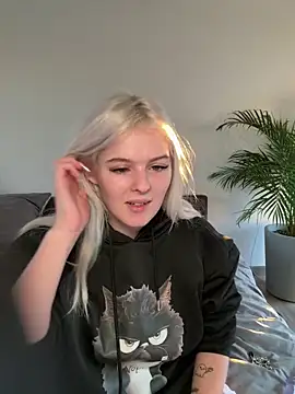 Snapshot of Allylove03 chatting on January 2025 07:44:02 AM Allylove03 online show from January 2025 07:44:02 AM