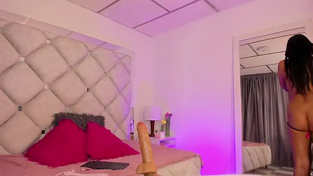 alessiaferry online show from February 2025 08:41:02 PM