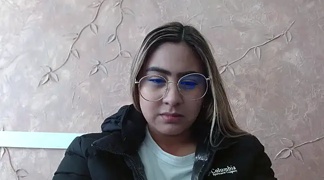 Miabonnett  online show from February 2025 04:10:01 PM