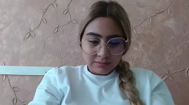 Miabonnett  online show from February 2025 03:52:02 PM