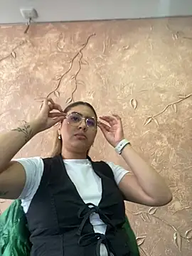 Miabonnett  online show from March 2025 06:18:01 PM