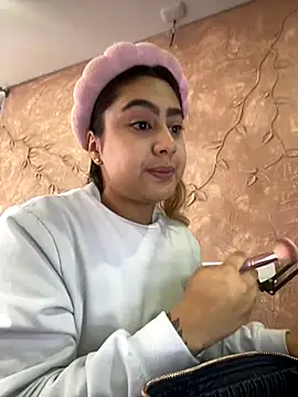 Miabonnett  online show from October 2025 12:14:02 PM