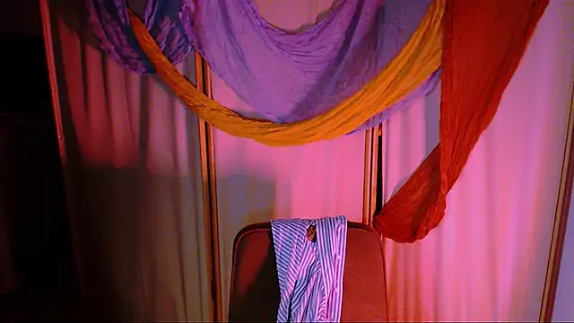 Malinax online show from December 2025 04:08:01 AM