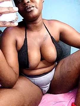 Snapshot of freaky_belle chatting on February 2026 06:35:01 AM freaky belle online show from February 2026 06:35:01 AM