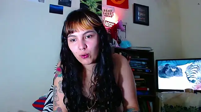 sweetiee mary online show from February 2025 05:10:02 PM
