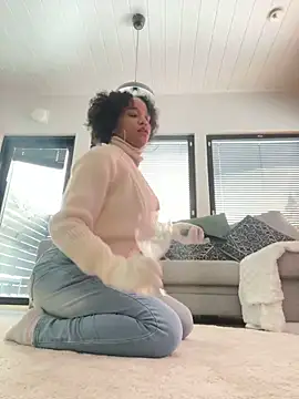 Snapshot of Black_Dolll chatting on December 2024 11:28:01 AM Black Dolll online show from December 2024 11:28:01 AM