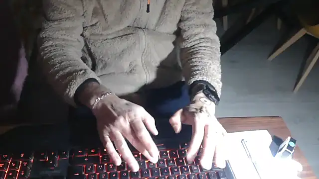 Adri gard online show from April 2026 08:17:01 PM