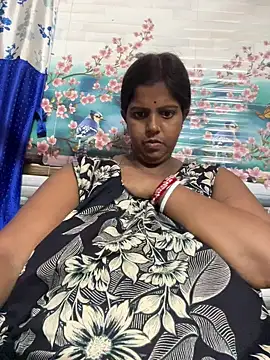 Beauty-queen online show from April 2026 02:45:02 PM