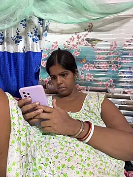 Beauty-queen online show from July 2026 04:01:01 PM