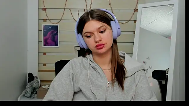 Josephine Kiss online show from January 2025 02:17:02 PM