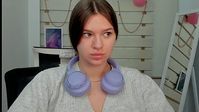 Josephine Kiss online show from February 2025 01:10:02 PM