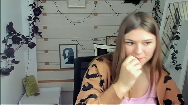 Snapshot of Josephine_Kiss chatting on April 2026 12:28:01 PM Josephine Kiss online show from April 2026 12:28:01 PM