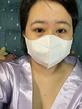 ninini92 online show from January 2025 01:19:01 PM